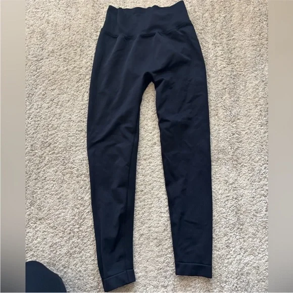 Amazon Black High-Waisted Leggings - Picture 3 of 4